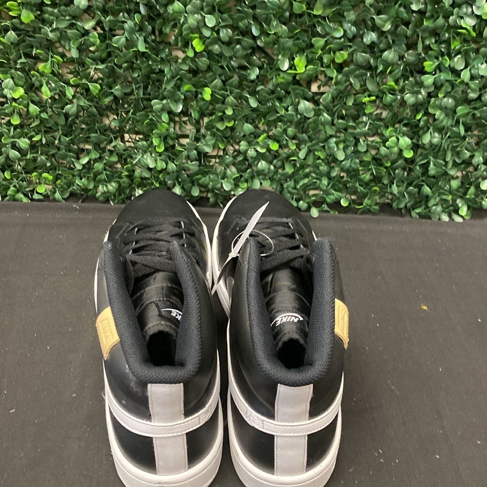 Nike Court Royale 2 - M10 ( A few smudges from storage ) - Picture 6 of 14